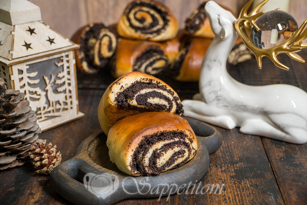 Булочки с маком