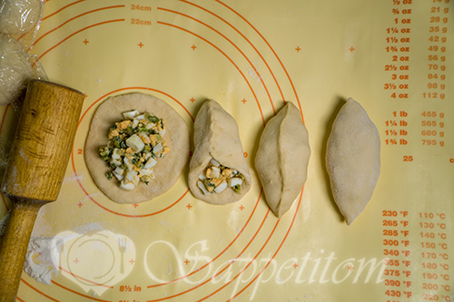 Пирожки с луком и яйцом #шаг 14