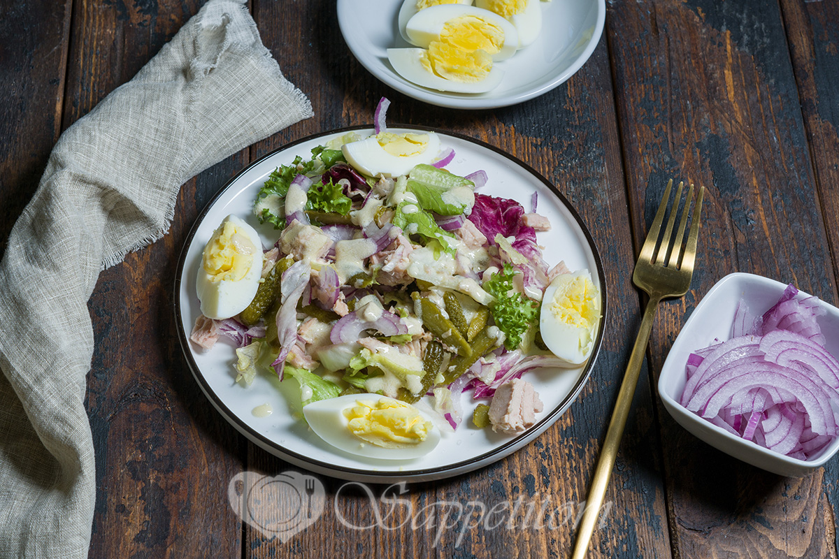 Салат с тунцом