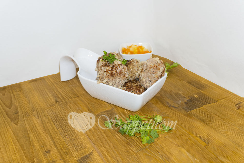 Ежики с рисом и фаршем с подливкой — рецепт с фото пошагово