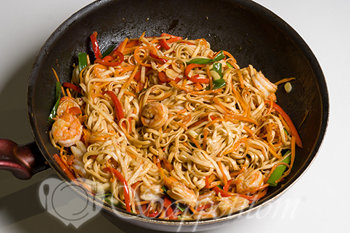 Вок с креветками #шаг 14