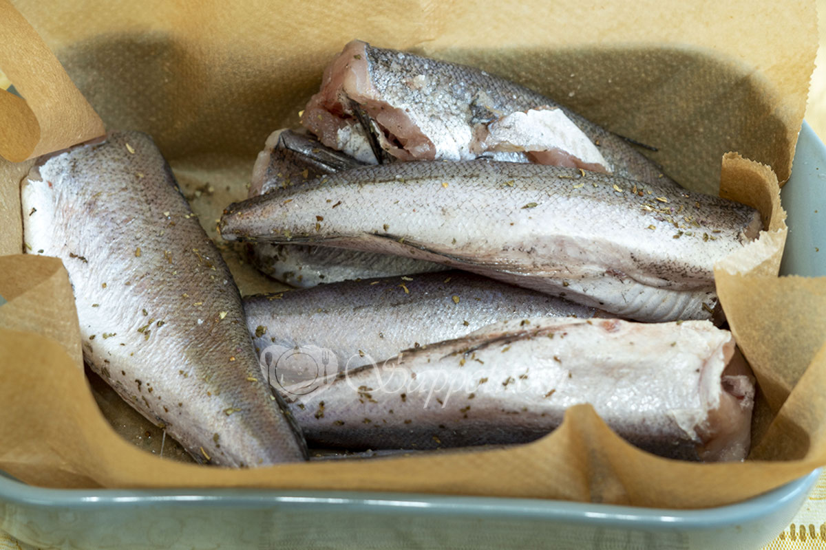 Хек в духовке – 8 самых вкусных рецептов запеченной рыбы