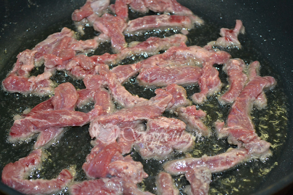 Что приготовить из говядины: 10 блюд по лучшим рецептам - Лайфхакер