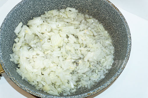 Ленивые голубцы с капустой, рисом и фаршем на сковороде #шаг 3