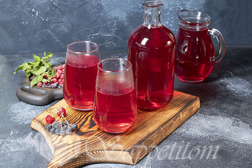 Компот из ягод