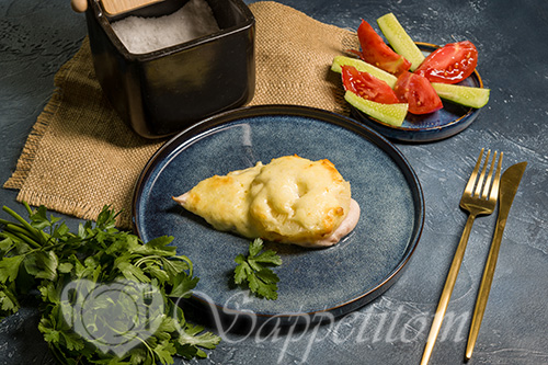 Курица под ананасами в духовке